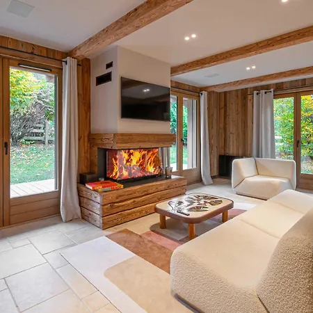 Superb Isatis-renovated In Chalet