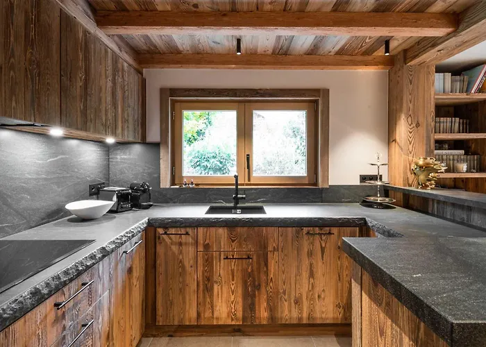 Chalet Superb Isatis-renovated In Megève