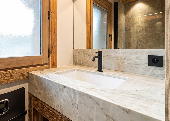 Superb Isatis-renovated In Chalet